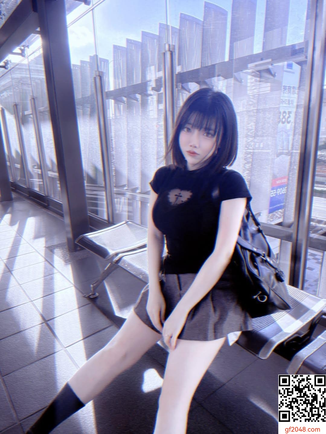 「希兒」完美的緊緻身材 令人著迷 (10P)