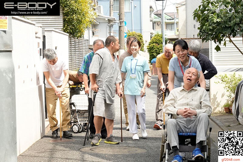 溫柔的看護師被老男人包圍 柏木文香